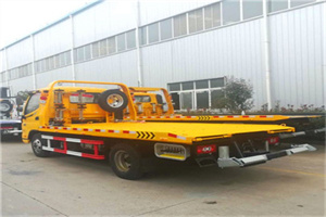 永定门附近拖车救援搭电